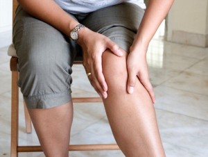 Різні болю і «ломота» в ногах (ступнях, стегнах і гомілки) є одним з ознак абстинентного синдрому