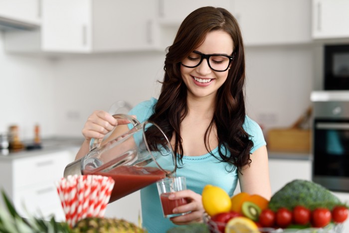 Підтримуй водний баланс свого організму, але не пий рідина як мінімум годину перед їжею