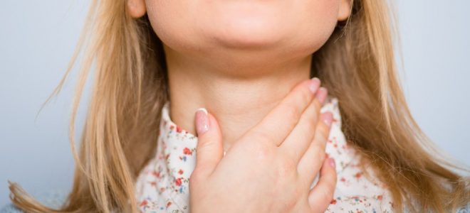 Повністю вилікувати хворе горло можна тільки комплексним підходом, а самолікування може погіршити перебіг хвороби і спровокувати ускладнення