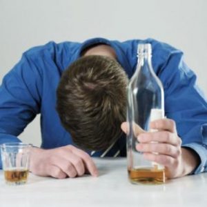 Алкоголь для людського організму - це отрута, який може зробити шкідливий, хворобливе і в деяких випадках навіть смертельне вплив