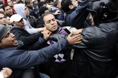 19 січня 2011, 6:37 Переглядів:   У Тунісі не вщухають заворушення