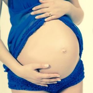Як не дивно, але саме втрата або сильний набір ваги при вагітності може стати «дзвінком» для лікаря і повідомимо йому про те, що в організмі жінки сталися певні зміни, які можуть не найкращим чином позначитися на загальному стані плода