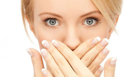 Одним з найбільш поширених ознак стоматологічних захворювань є неприємний запах з рота