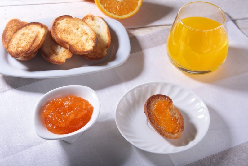 Апельсини - корисні фрукти в складі яких багато аскорбінової кислоти, вітаміну Е, каротину і антиоксидантів