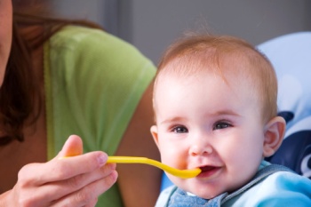 Незбиране молоко не рекомендується використовувати в харчуванні дітей першого року життя