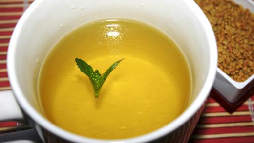 жовтий чай   з насіння пажитника вважався корисним для вагітних, годуючих матерів, і всіх, хто має запальні захворювання органів малого таза