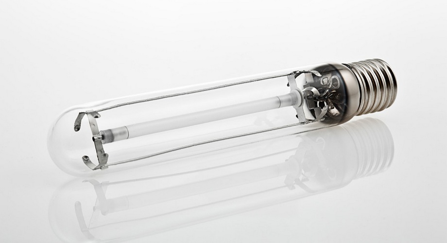 натрієві лампи   - ефективні пристрої освітлення, які відрізняються високими технічними характеристиками