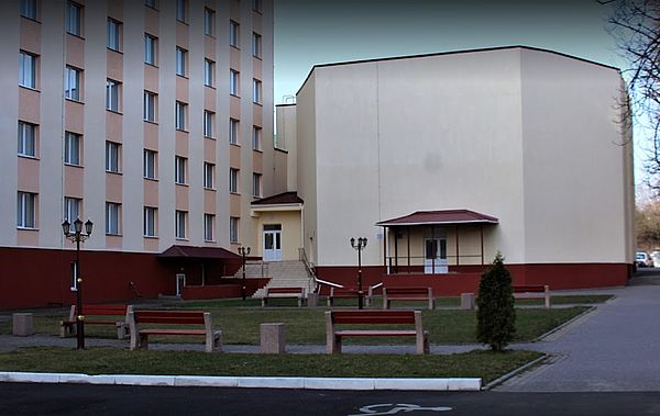 Жінки, які живуть в місті Вінниця та Вінницької області можуть народжувати в 4 пологових будинках Вінниці, два з яких є перинатальними центрами