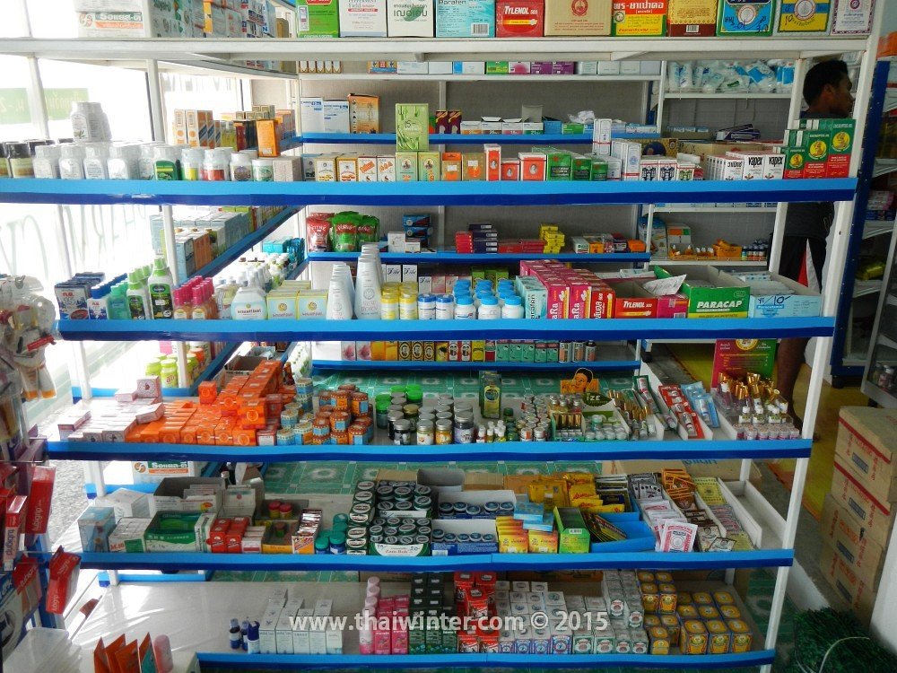 У Таїланді ліки першої необхідності і решта для обробки ран можна купити в будь-якому магазинчику типу 7-11 або FamilyMart, а щось серйозніше вже в аптеках