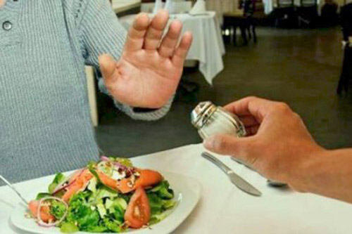 Слід оптимізувати вживання води (пити не більше 1,3 л в день)