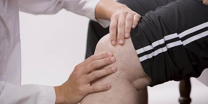 оніміння кінцівок; поколювання; біль в литкових м'язах; судоми; стає важко ходити