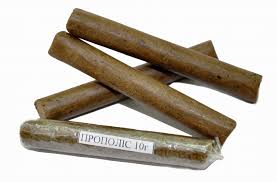 прополіс - 10 грам;   медичний спирт або міцна горілка - 100 мл