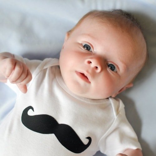 Закидання голови відбувається з наступних причин: