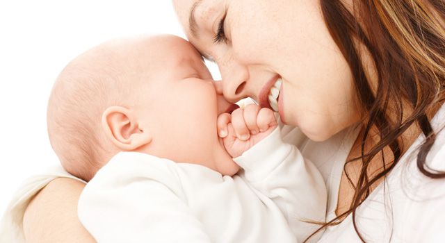 Однак не варто вибирати антибіотики, оскільки вони здатні завдати серйозної шкоди грудничку і його матері