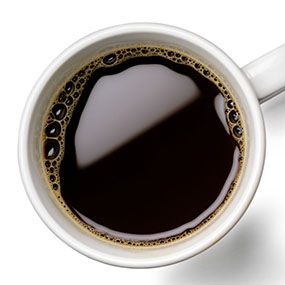 Вживаючи напої, що містять кофеїн (такі як кава, чай), разом з їжею, в організмі людини нормалізується рівень кров'яного тиску, при його зниженому рівні