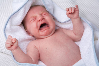 надлишкового або малої ваги при народженні;   передчасних або тривалих пологів,   постійного плачу дитини;   рахіту;   кольок, кашлю, запору;   слабкості м'язів пупкового кільця