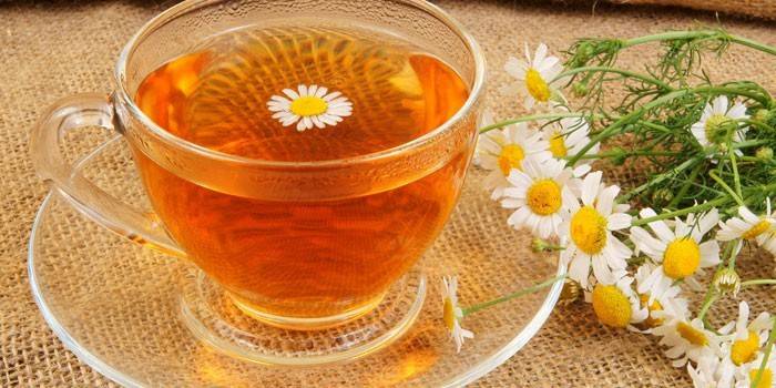 Якщо запалення перейшло на ясна, можна прикладати картоплю, нарізану на тонкі кружальця