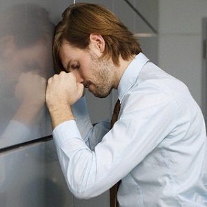 У будь-який сезон людини може підстерігати занепад сил, симптоми і лікування цього стану досить різноманітні