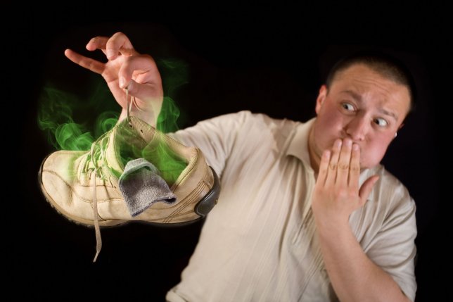 Їх ноги випускають відштовхуючий запах, який проникає в їх взуття, одяг і в усі навколишнє, приводячи до певної соціальної ізоляції