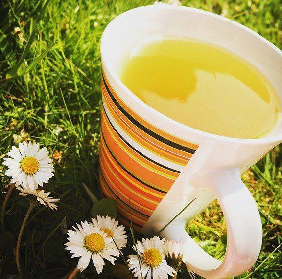 А також промивання очей чайною заваркою