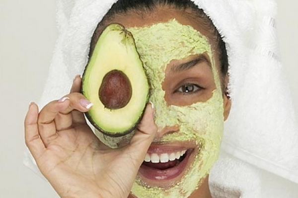 Екзотичний фрукт авокадо відомий своїми унікальними властивостями не тільки кухарям, а й професійних косметологів