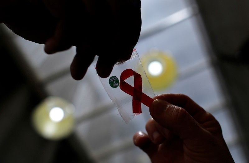 За інформацією Фонду «АнтиСНІД», зростання епідемії спровокувало руйнування інфраструктури надання медичної допомоги ВІЛ-інфікованим, згортанням програм по боротьбі зі СНІДом, а також дорожнечею презервативів (за статистикою, більше половини всіх випадків зараження ВІЛ в Україні відбувається через незахищеного сексу)