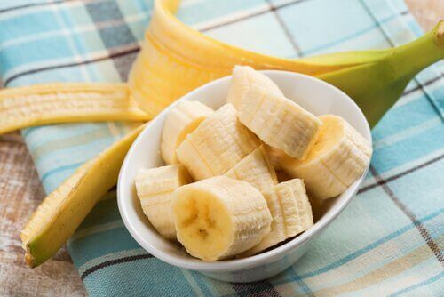 Бананы содержат питательные вещества: витамин B6, калий и, конечно, витамин С