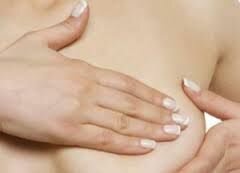 Вчасно операції підтяжки грудей надлишки шкіри видаляються, тому груди після операції не виглядає більше обвислі