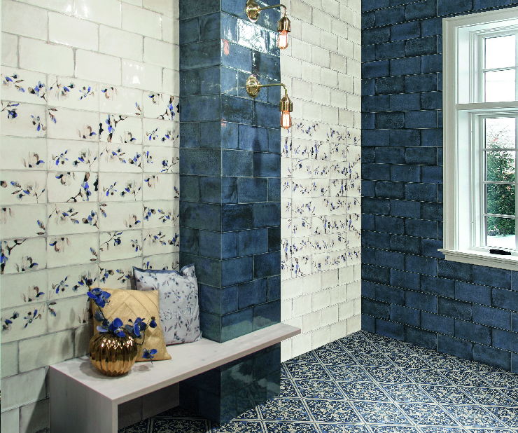 синю плитку   радять застосовувати в домашніх кабінетах або в якості акценту в ванних кімнатах і санвузлах