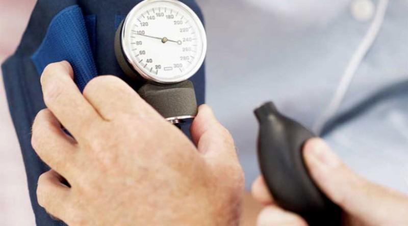 Будь-які відхилення показників артеріального тиску - ознака збоїв в роботі організму