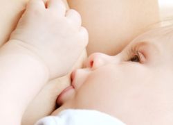 Як зрозуміти, що дитина правильно взяв груди